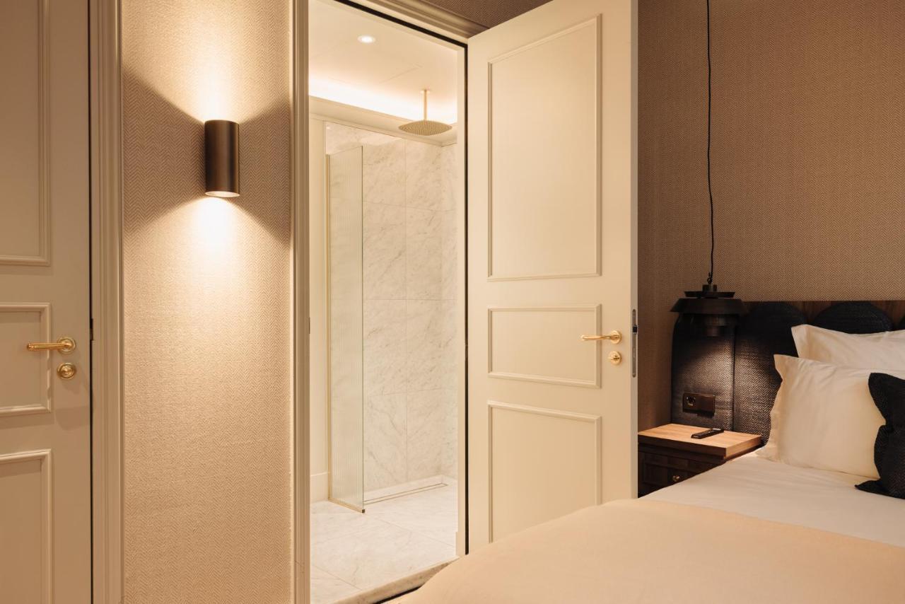 Hotel 717 Amsterdam Zewnętrze zdjęcie A wall-mounted light