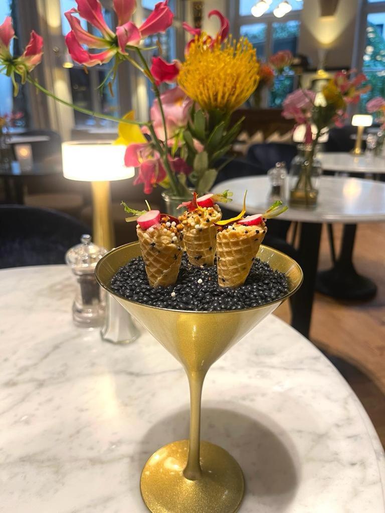 Hotel 717 Amsterdam Zewnętrze zdjęcie Caviar and ice cream